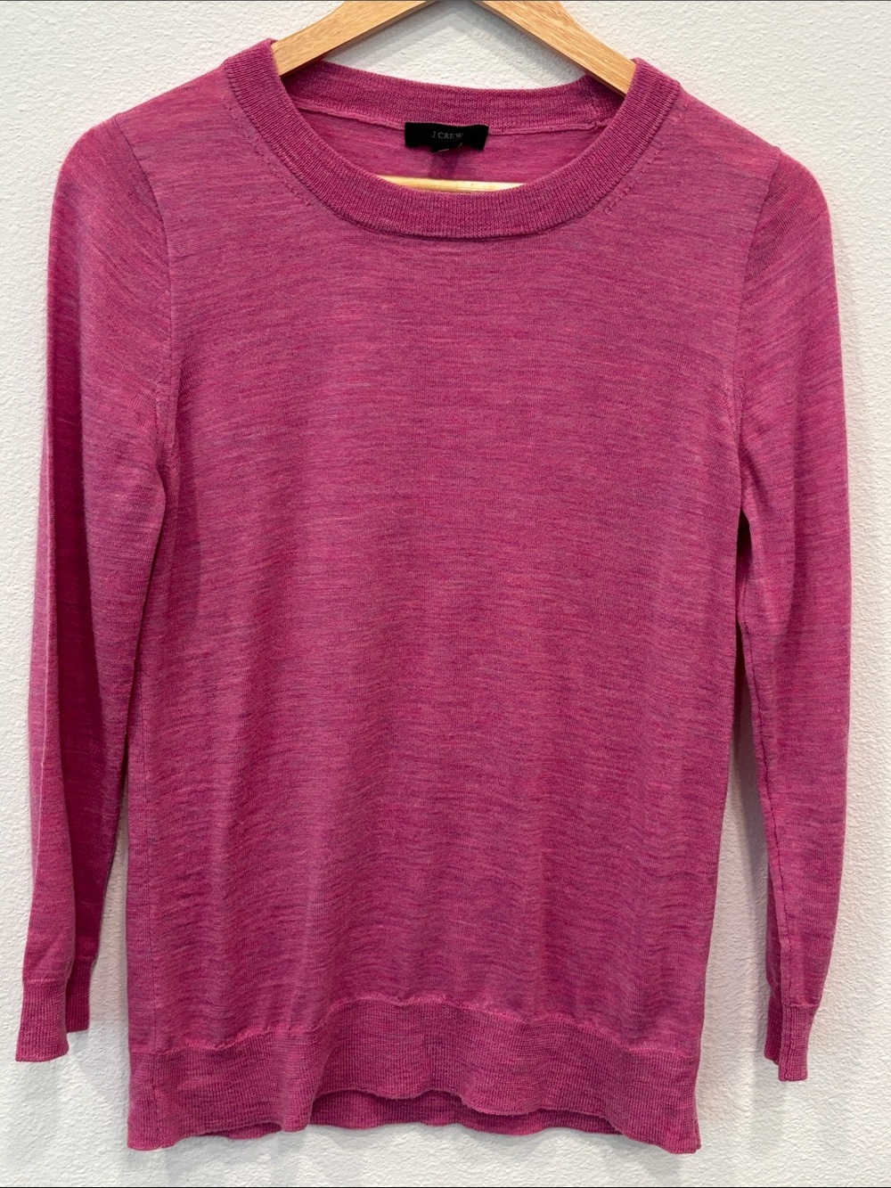 J. Crew Women’s 100% Merino Wool Magenta Crewneck Lightweight Sweater Size M